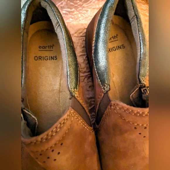 Earth Origins leather shoes - Picture 3 of 5